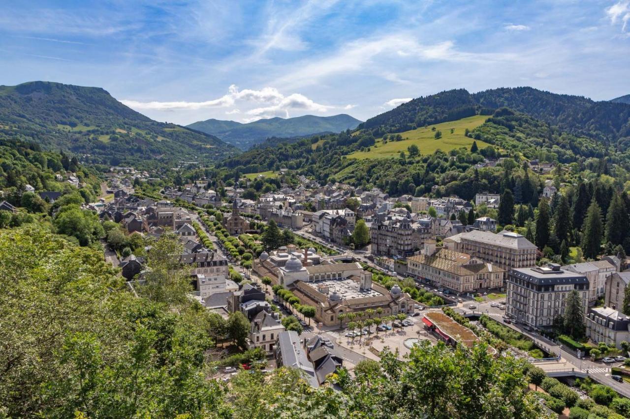 Camping Les Vernieres La Bourboule Sancy Exterior photo