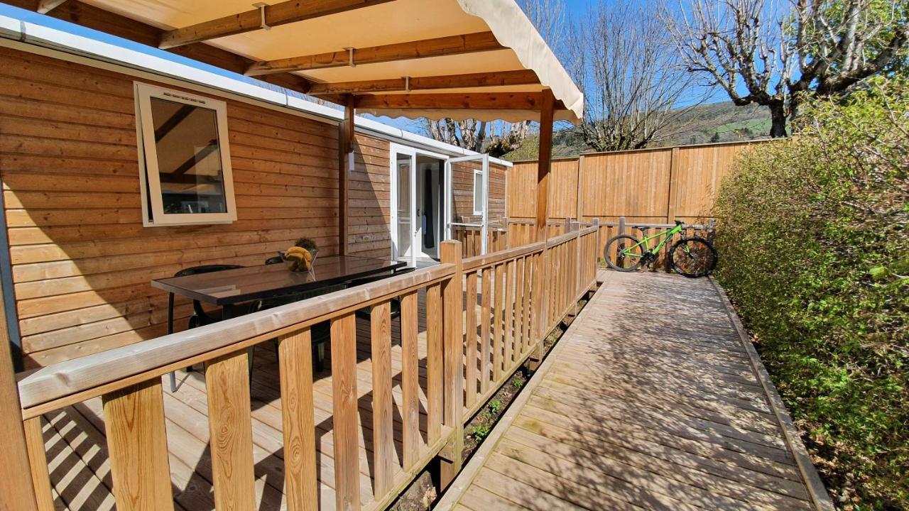 Camping Les Vernieres La Bourboule Sancy Exterior photo