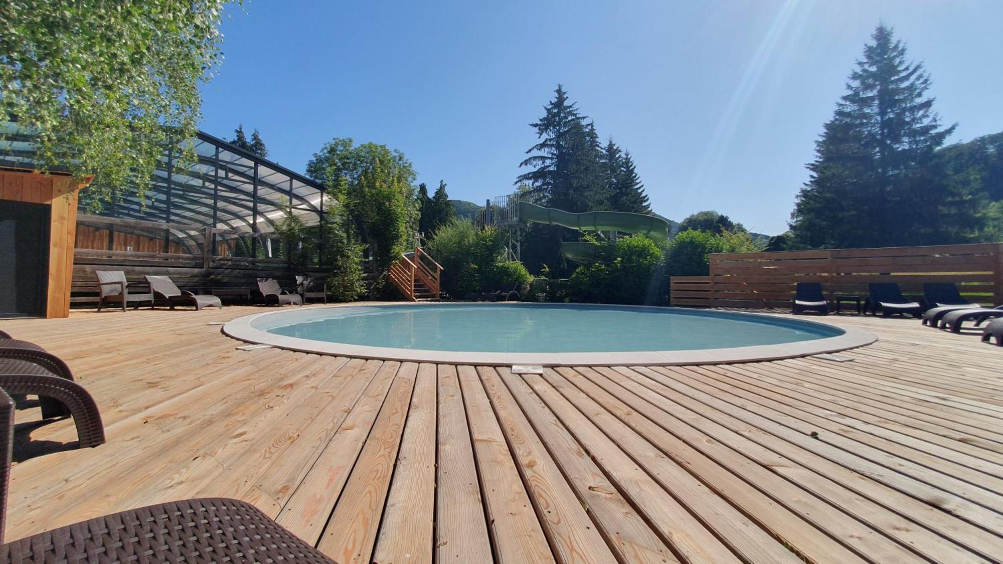 Camping Les Vernieres La Bourboule Sancy Exterior photo